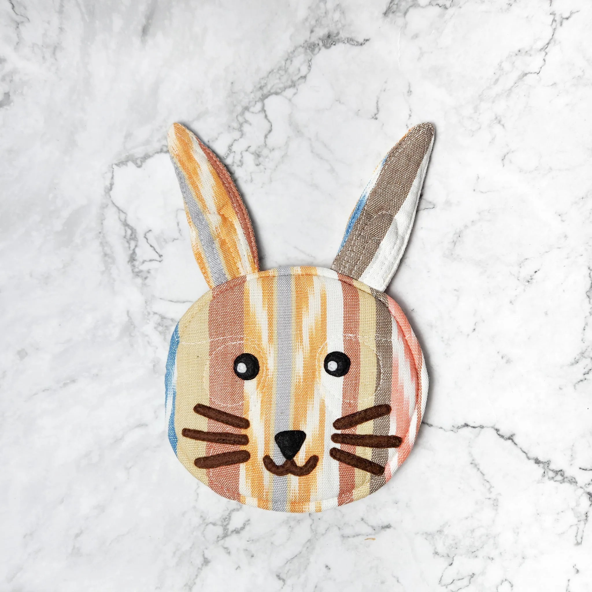 Adorable Bunny Trivet and Pot Holder: Protect Your Surfaces in Style