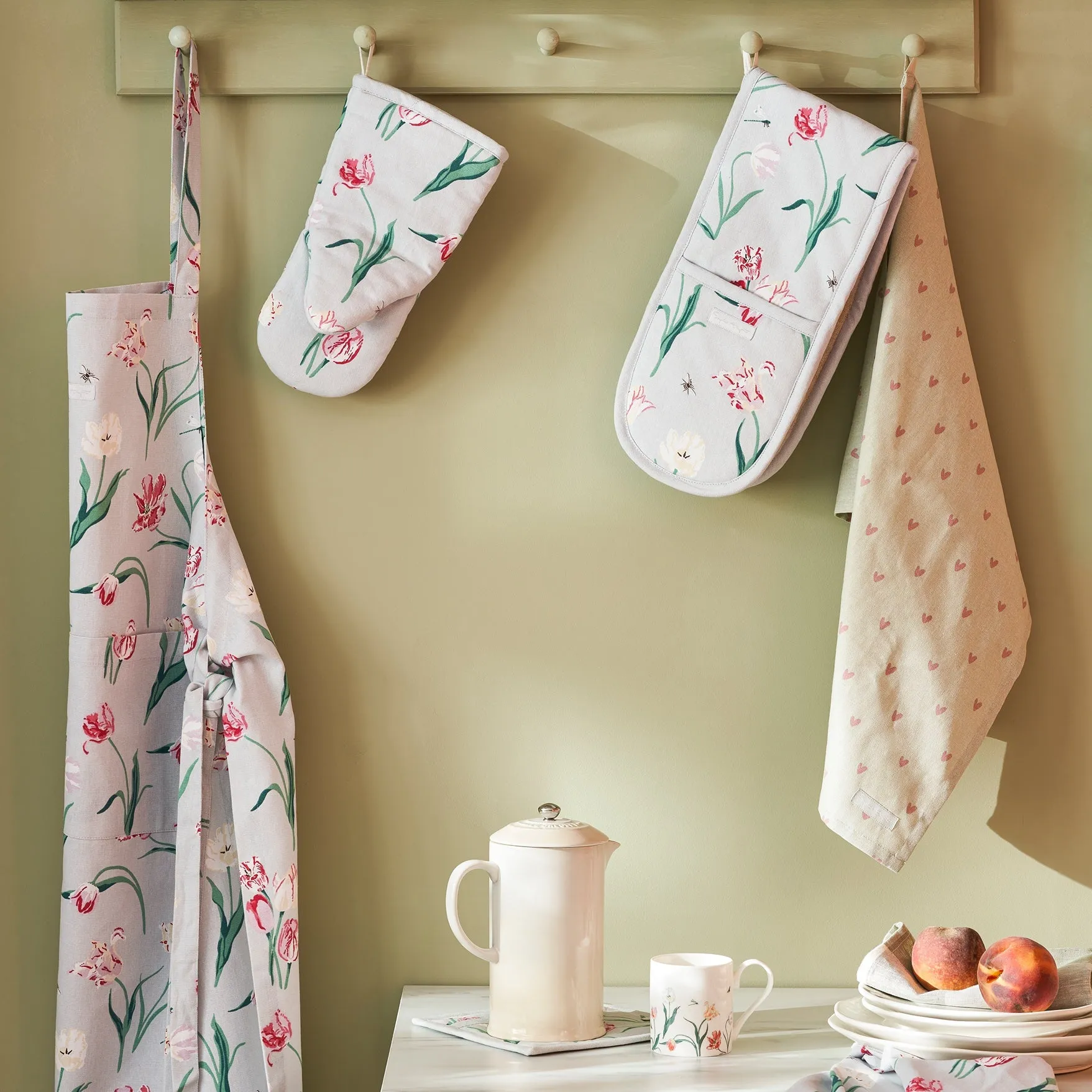 Tulips Oven Mitt
